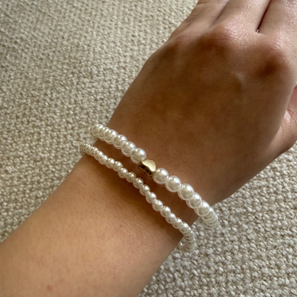 Dainty Pearl Bracelet Stack w/ Gold Heart Charm (2pc)